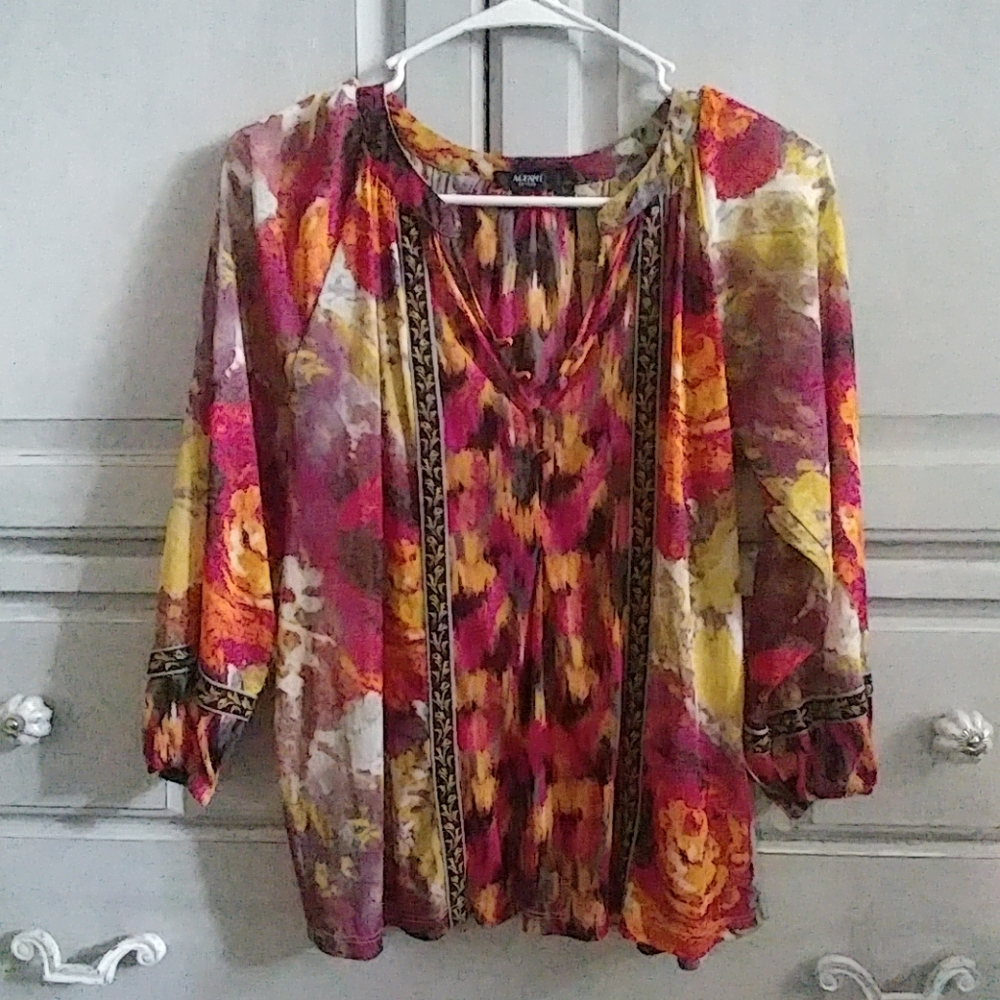 ⬇️ Alfani Colorful Lightweight Long Sleeve Top